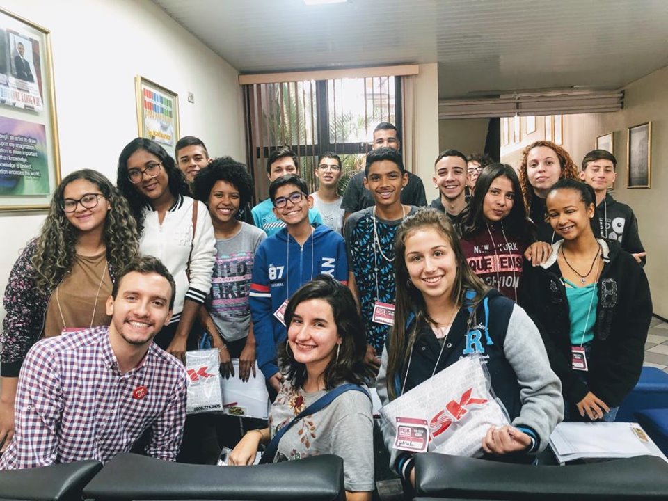 Fisk Taubaté/SP - Mini-curso de inglês básico para alunos do EM